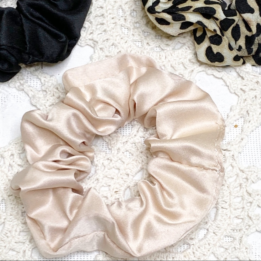 NWT Leopard and Satin VSCO Hair Scrunchie 3pc Set - Picture 7 of 10